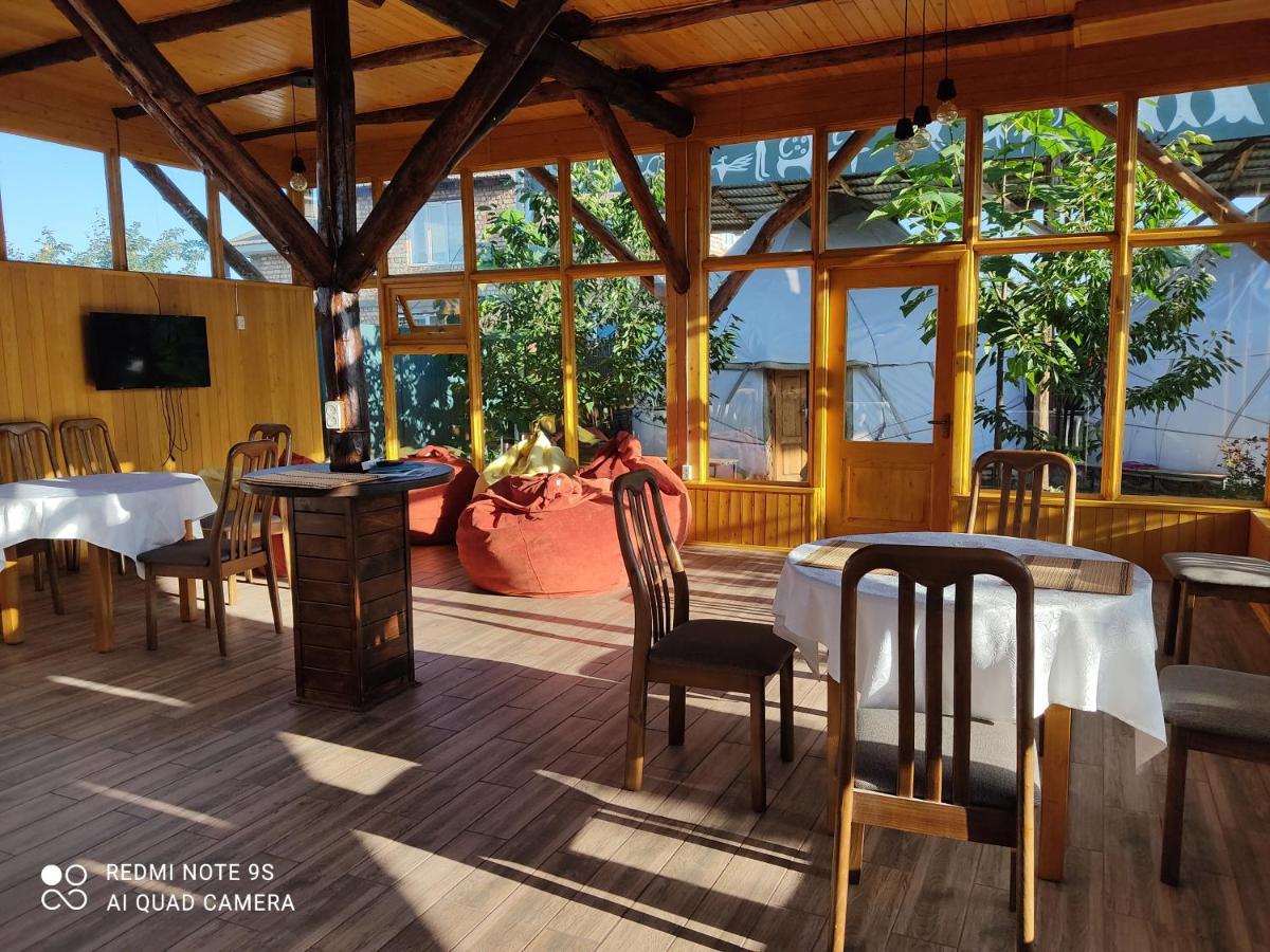 Happy Nomads Yurts & Hostel Karakol Eksteriør bilde