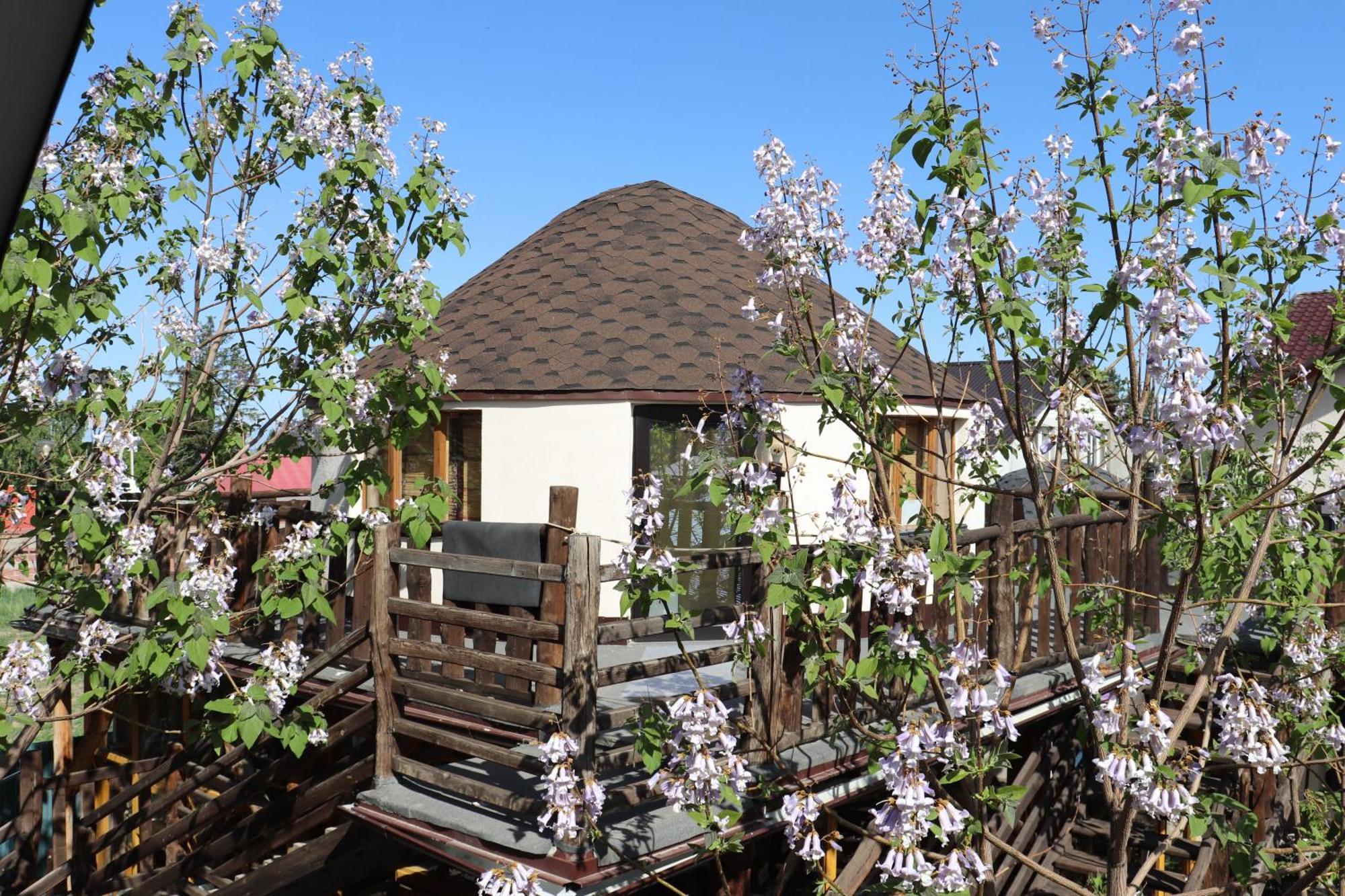 Happy Nomads Yurts & Hostel Karakol Eksteriør bilde